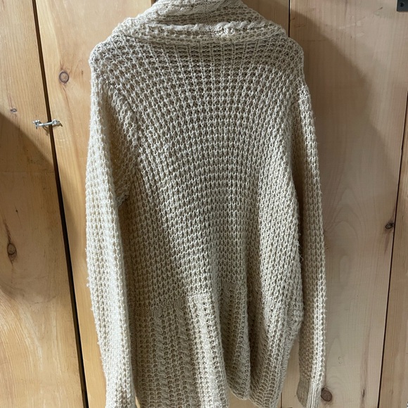 Suzy Shier knit cardigan with pockets - Picture 2 of 4